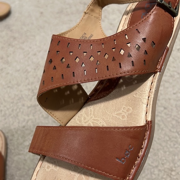 brown sandals - Picture 3 of 3